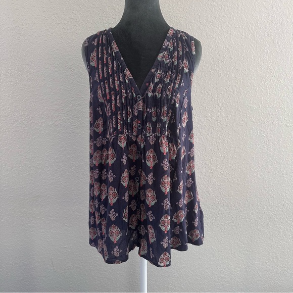 Anthropologie Tops - Maeve by Anthropologie Floral V-Neck Button Front Top Medium